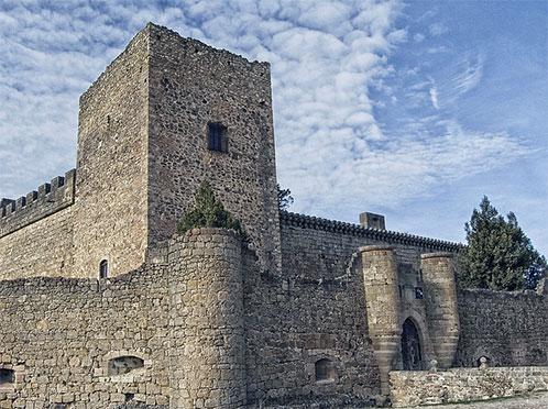 Castillo de Pedraza (Segovia) de la serie castillos encantados de España